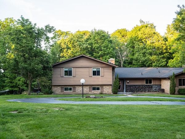 2564 Rustling Brook Lane, Beavercreek, OH 45434
