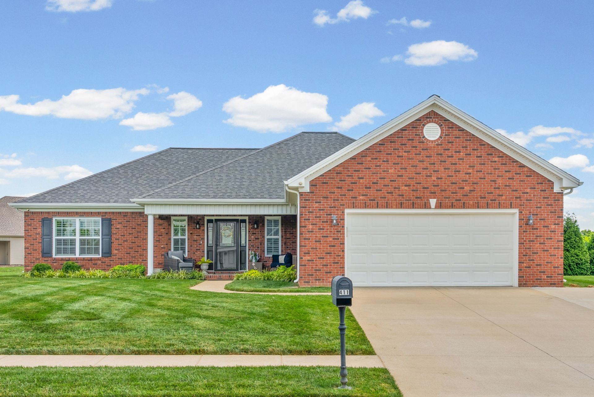 411 Yorkshire Way, Hopkinsville, KY 42240 Main Photo