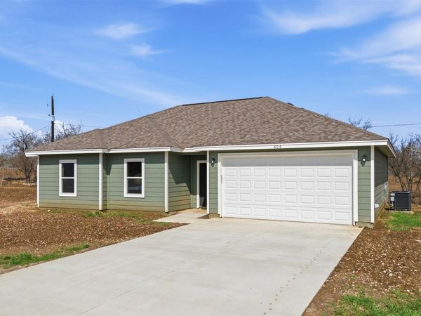 604 Mustang CIR , Nixon, TX 78140