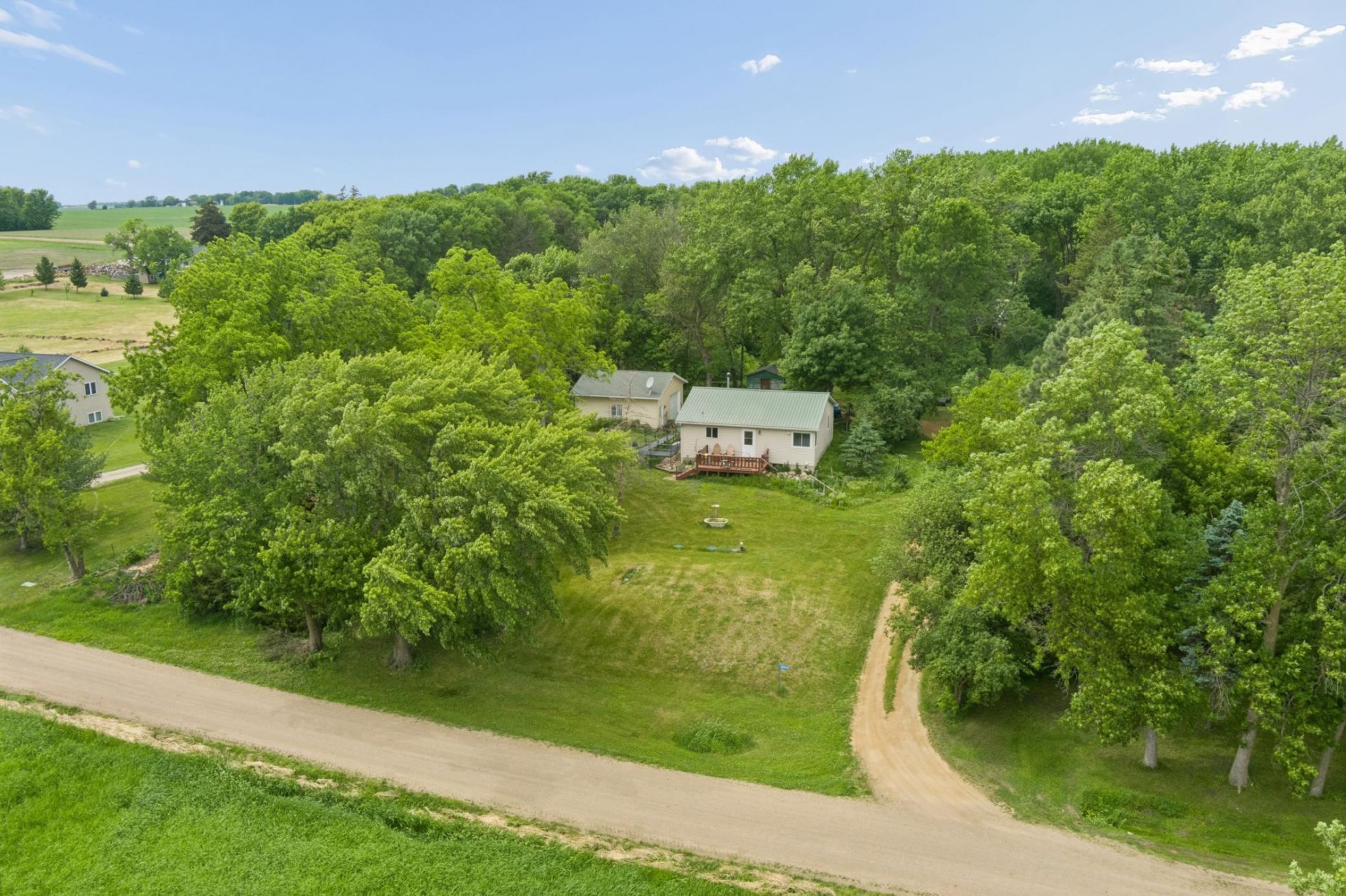 20334 A Street, Le Center, MN 56057