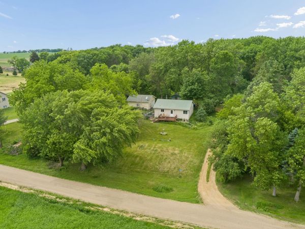 20334 A Street, Le Center, MN 56057