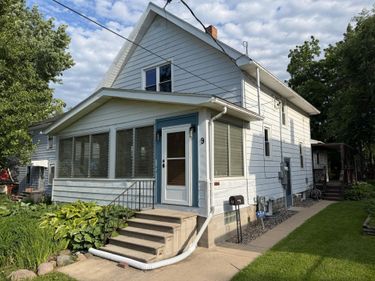 9 1st Street SE, Faribault, MN 55021