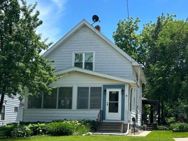9 1st Street SE, Faribault, MN 55021