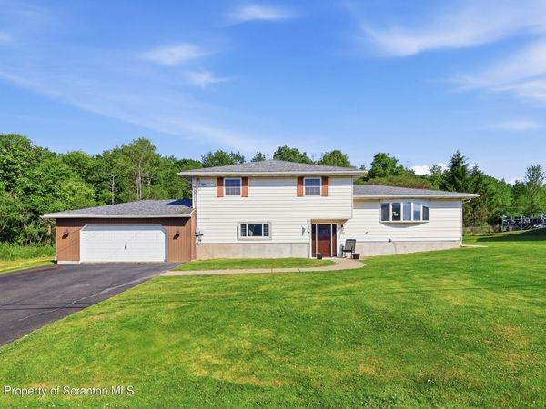 430 Delaware Street, Mayfield, PA 18433