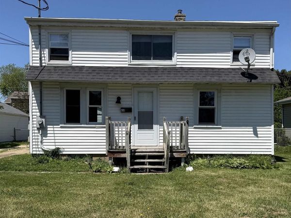 813 ROOSEVELT STREET, Menasha, WI 54952