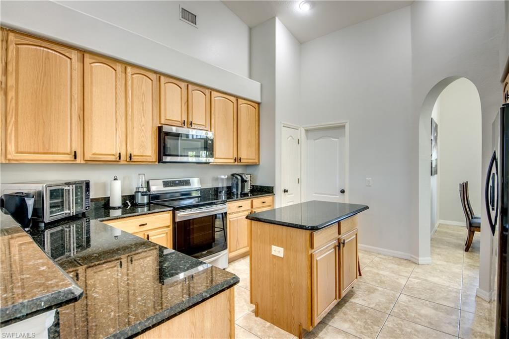 2319 NE 19th St , Cape Coral, FL 33909 Photo