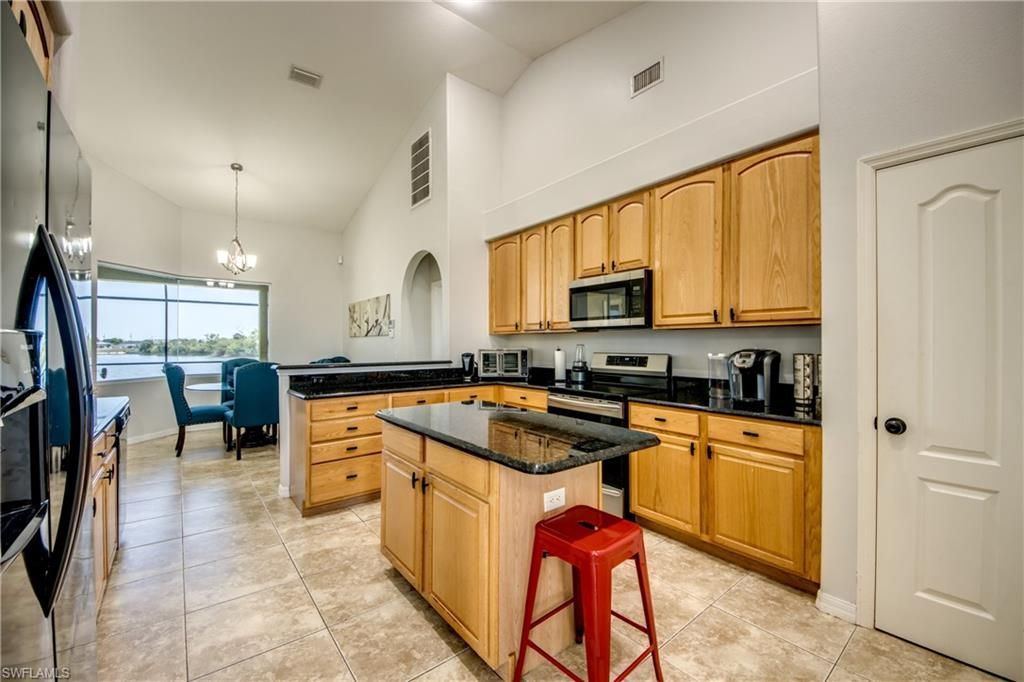 2319 NE 19th St , Cape Coral, FL 33909 Photo