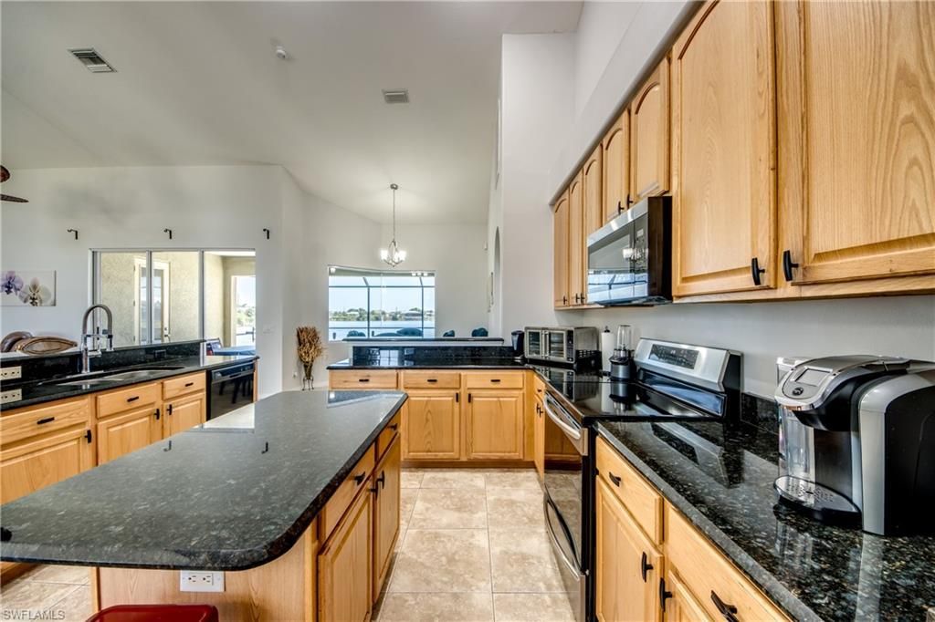 2319 NE 19th St , Cape Coral, FL 33909 Photo