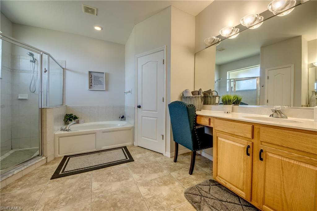 2319 NE 19th St , Cape Coral, FL 33909 Photo