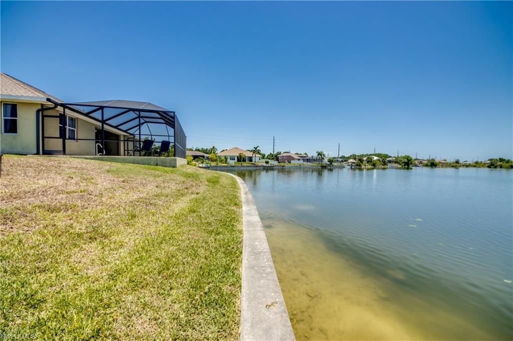 2319 NE 19th St , Cape Coral, FL 33909 Photo