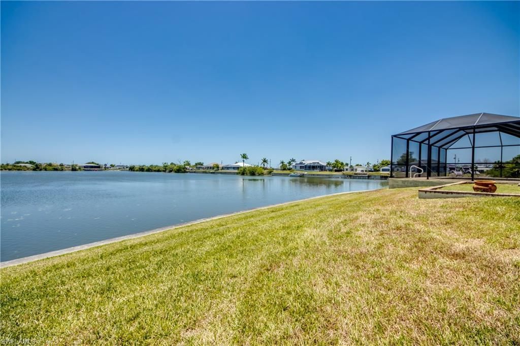 2319 NE 19th St , Cape Coral, FL 33909 Photo