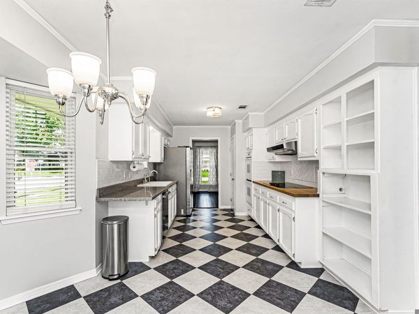4112 Pine Park Dr, Baton Rouge, LA 70809