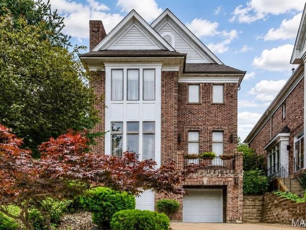 350 N Meramec Avenue, Clayton, MO 63105