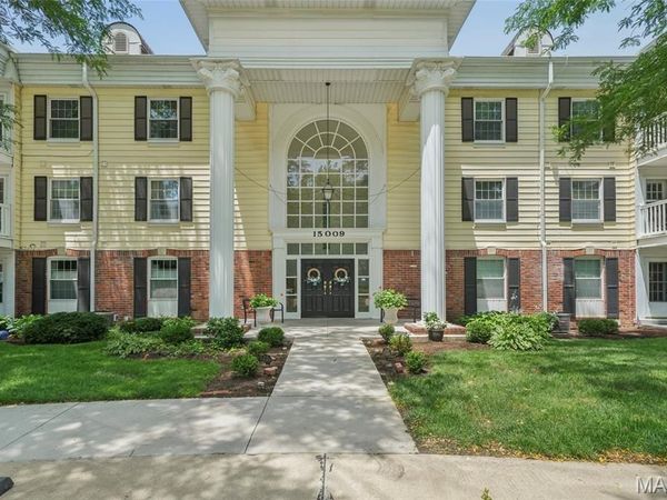 15009 Claymoor Court, Unit 10, Chesterfield, MO 63017