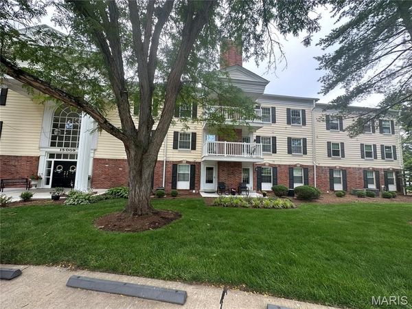 15009 Claymoor Court , Unit 10, Chesterfield, MO 63017