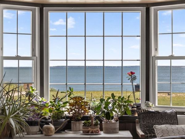 205 Grand Ave, Falmouth, MA 02540