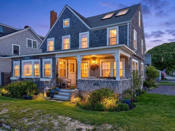 205 Grand Ave, Falmouth, MA 02540