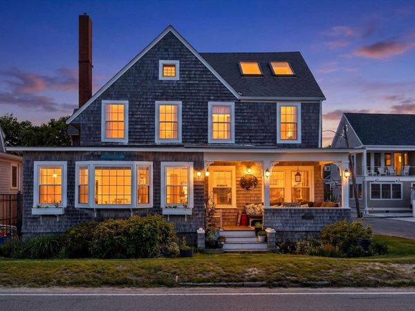 205 Grand Ave, Falmouth, MA 02540