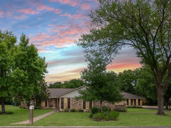 107 Oak Creek Lane, Ovilla, TX 75154