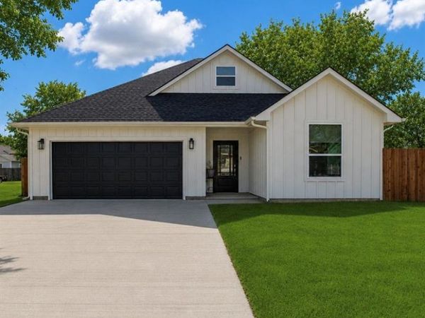 1314 E Pecan Street, Gainesville, TX 76240