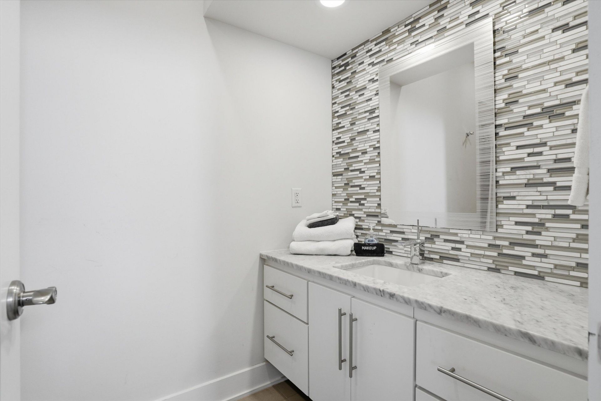 2608 Bayonne Street Photo 52