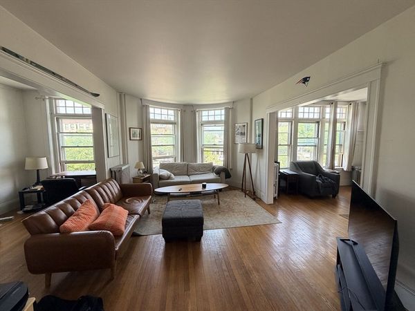 1673 Beacon St., Unit 2, Brookline, MA 02445