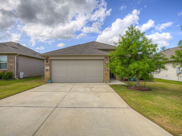 809 Nodding Nixie, Seguin, TX 78155