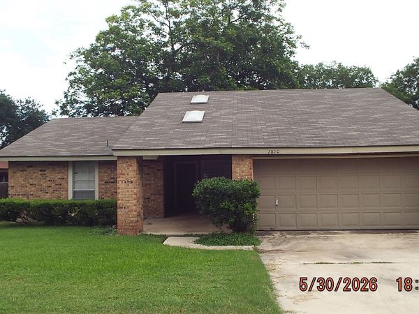 7810 Lazy Forest, Live Oak, TX 78233