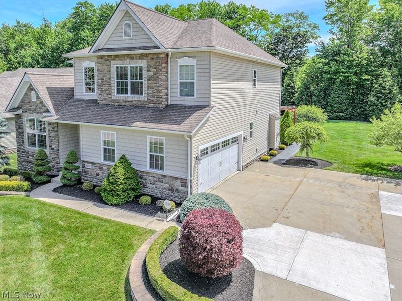 8375 Raleigh Place, Concord Township, OH 44077 Photo 2
