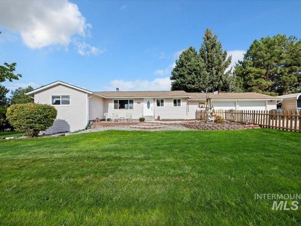 982 A E 2700 S, Hagerman, ID 83332