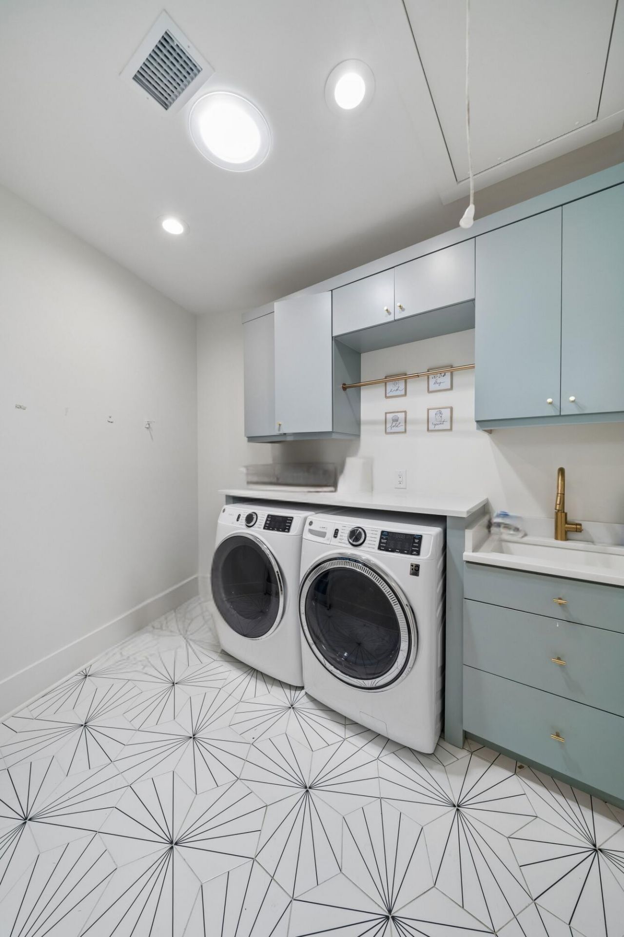 336 Coinbow Drive Photo 66
