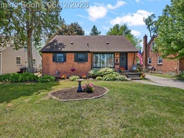 10467 W 11 Mile Road, Huntington Woods, MI 48070