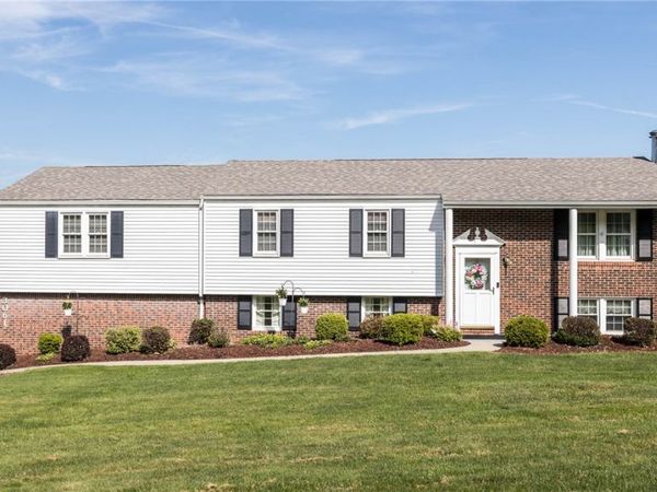 3061 Dividend Dr, Washington, PA 15301
