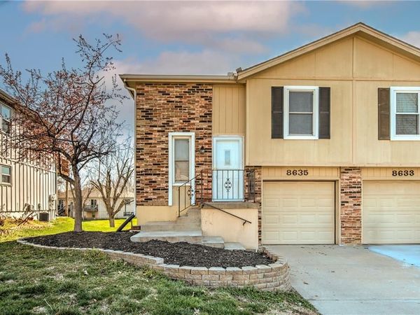 8635 N HULL Avenue, Kansas City, MO 64154