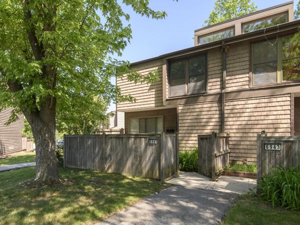 6941 W Glenbrook Rd, Unit 3, Milwaukee, WI 53223