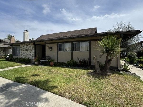 7562 Volga Drive, Unit 2, Huntington Beach, CA 92647