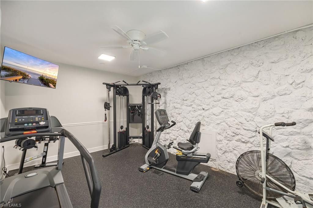 2150 Gulf Shore Blvd N, Unit 411, Naples, FL 34102 Photo