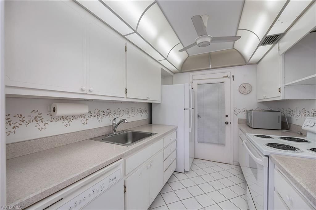 2150 Gulf Shore Blvd N, Unit 411, Naples, FL 34102 Photo
