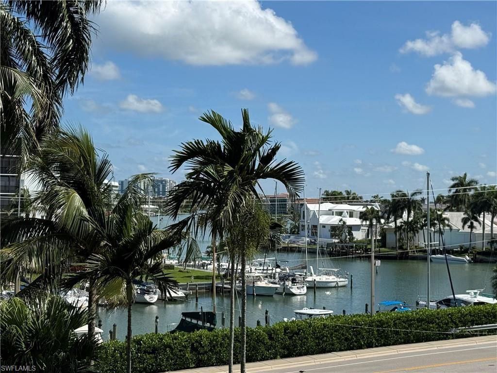 2150 Gulf Shore Blvd N, Unit 411, Naples, FL 34102 Photo