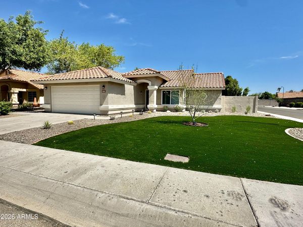 7352 W VIA DEL SOL Drive, Glendale, AZ 85310