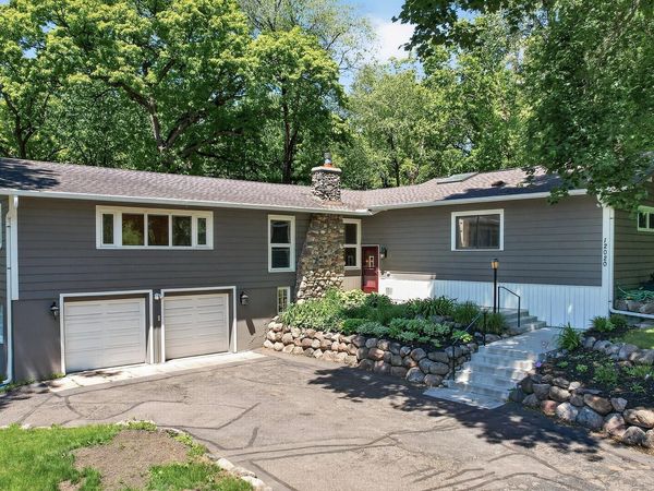 12020 Mayflower Circle, Minnetonka, MN 55305