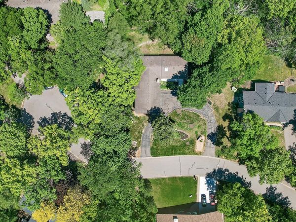 12020 Mayflower Circle, Minnetonka, MN 55305