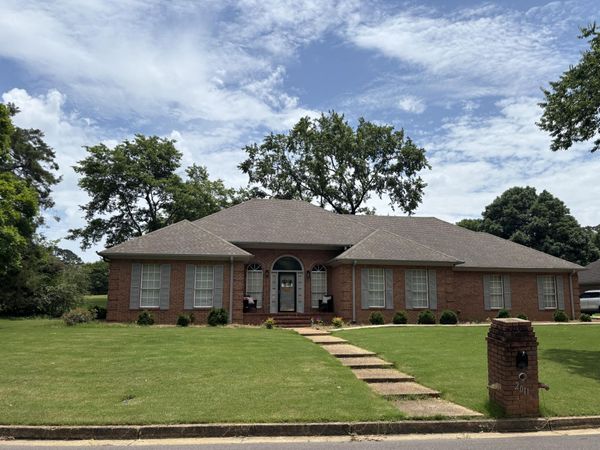 2011 Hummingbird Lane, Tupelo, MS 38801