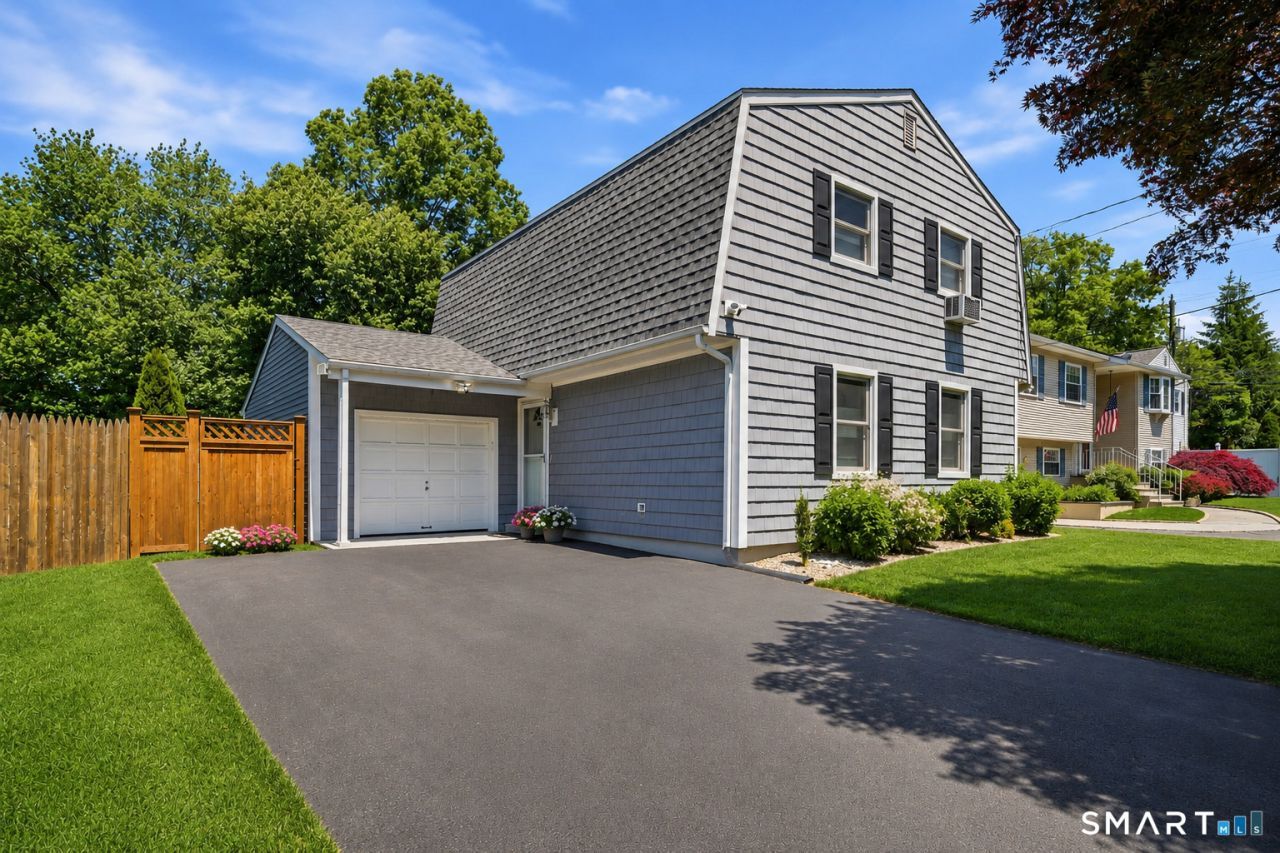 6 Three Seasons, Norwalk, CT 06851 Main Photo