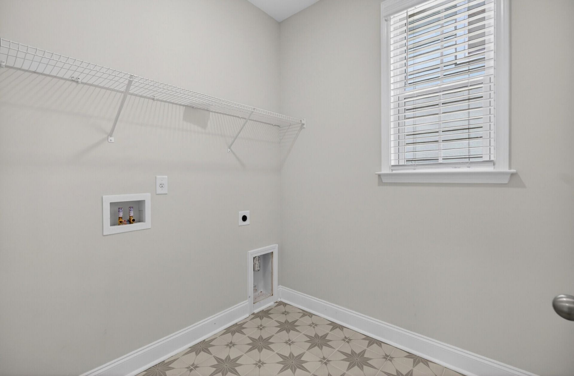 490 Eagleview Drive Photo 14