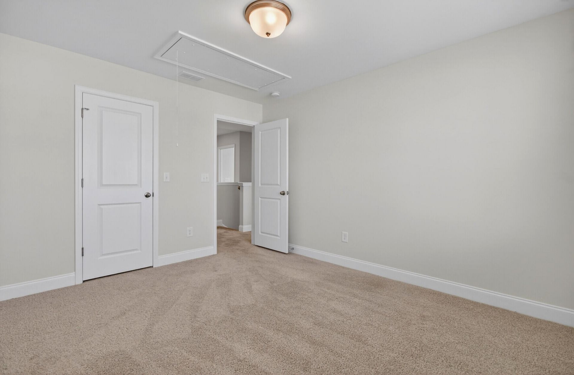 490 Eagleview Drive Photo 25