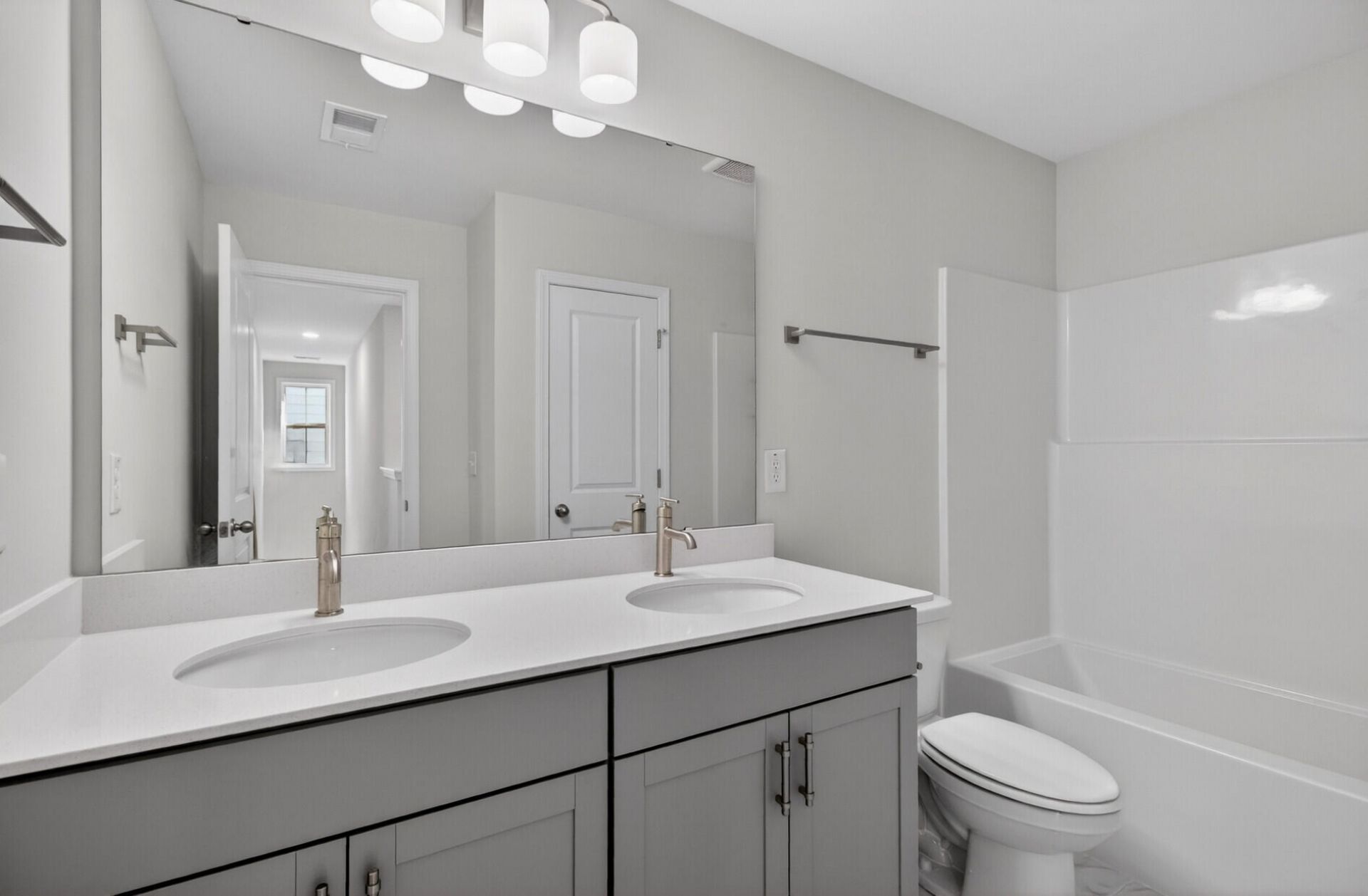 490 Eagleview Drive Photo 26