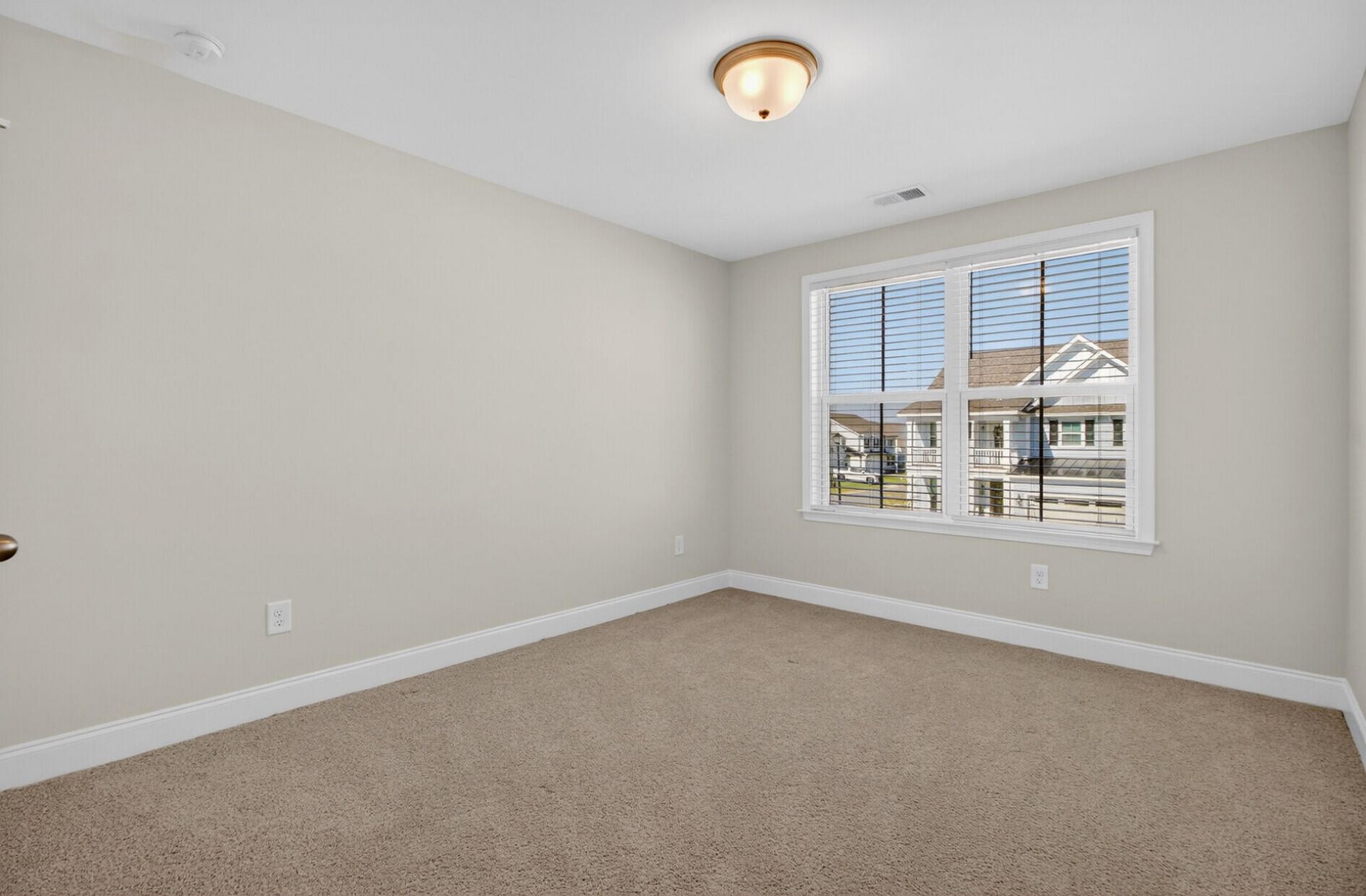 490 Eagleview Drive Photo 28