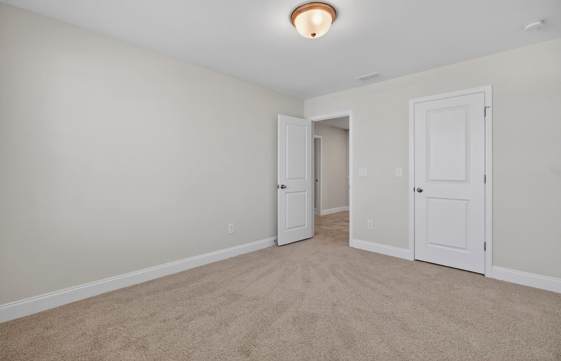 490 Eagleview Drive Photo 29