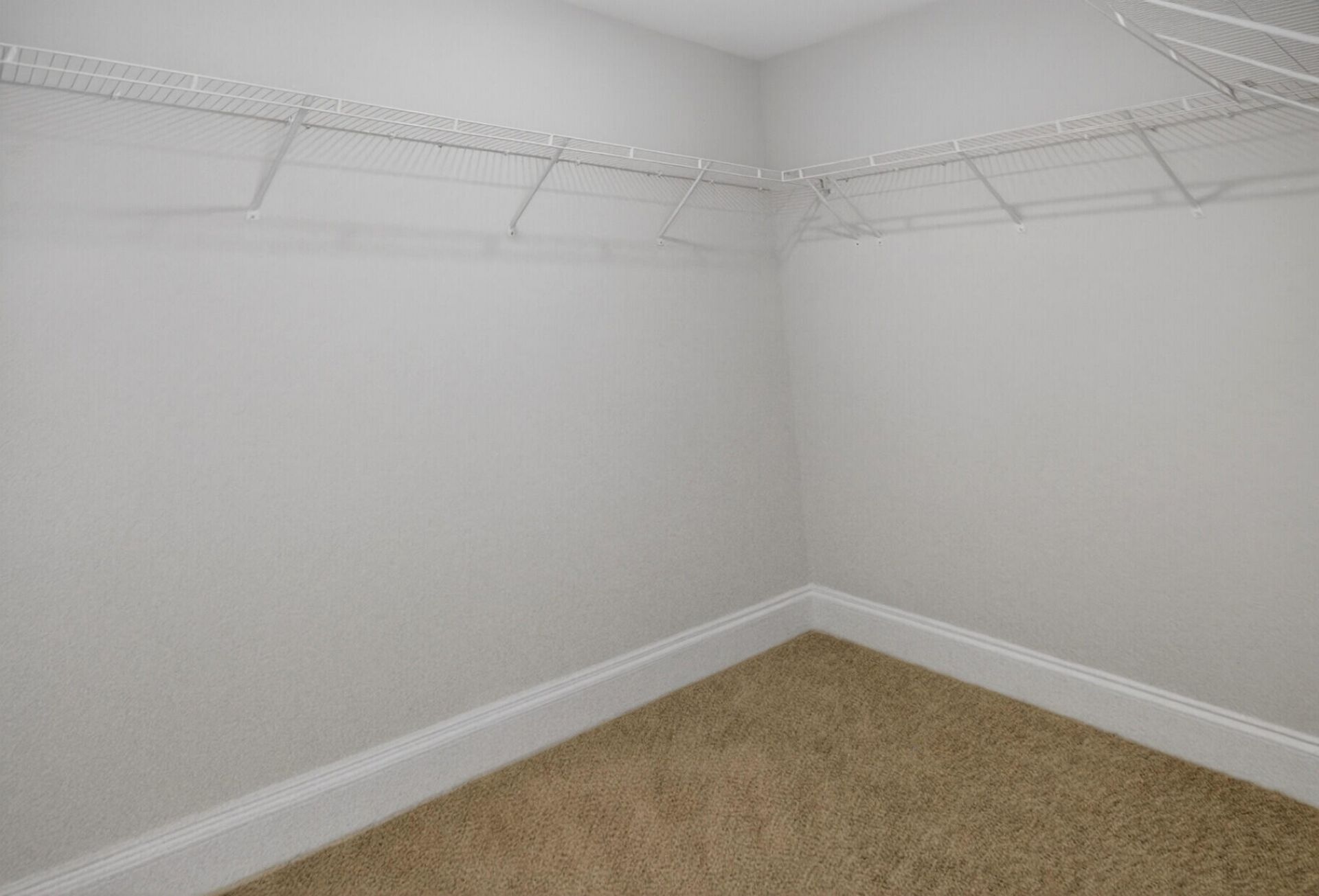 490 Eagleview Drive Photo 30
